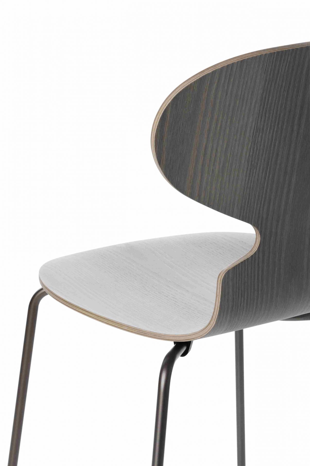 La chaise La Fourmi  3101 Cadre à 4 pieds Fritz Hansen 