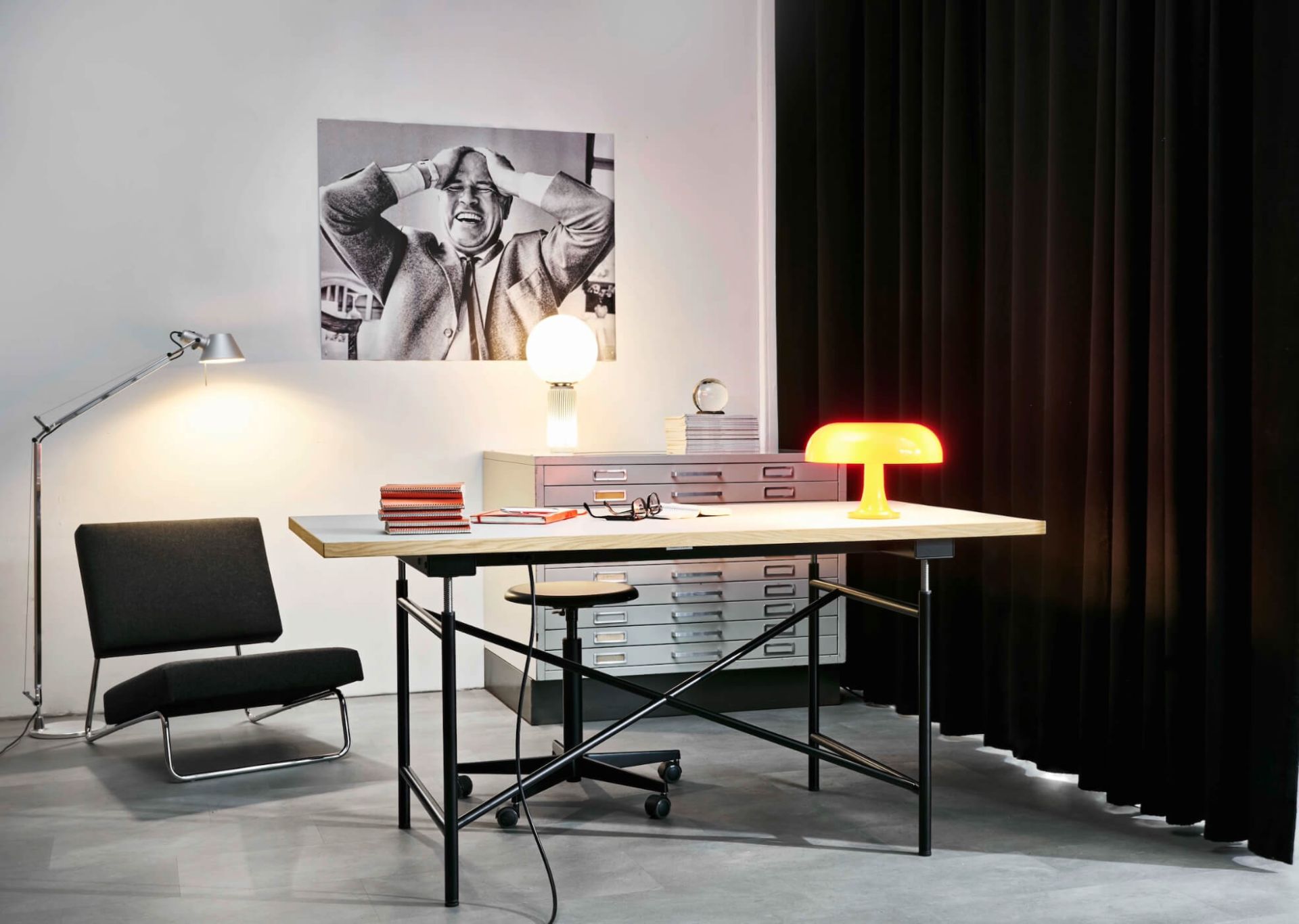 Eiermann E Table Réglage électrique de la hauteur Richard Lampert 