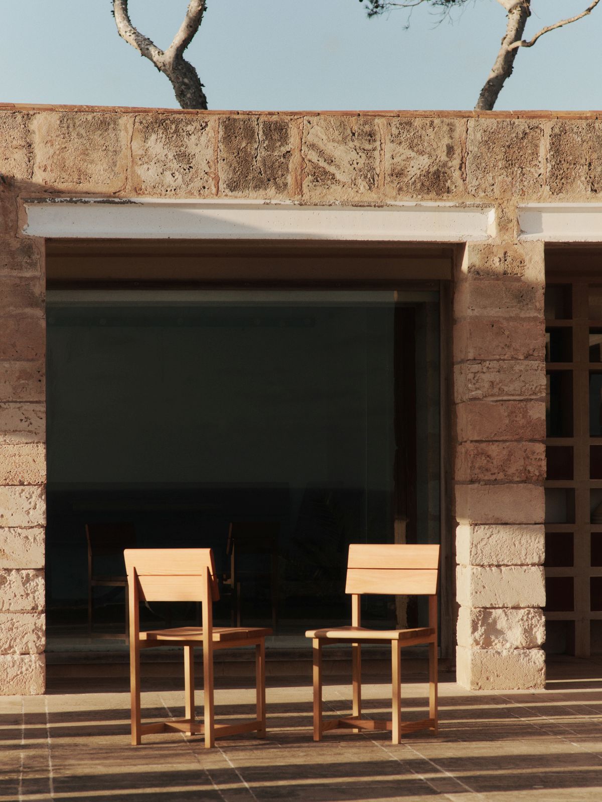 Visit Chaise de salle à manger Ferm Living