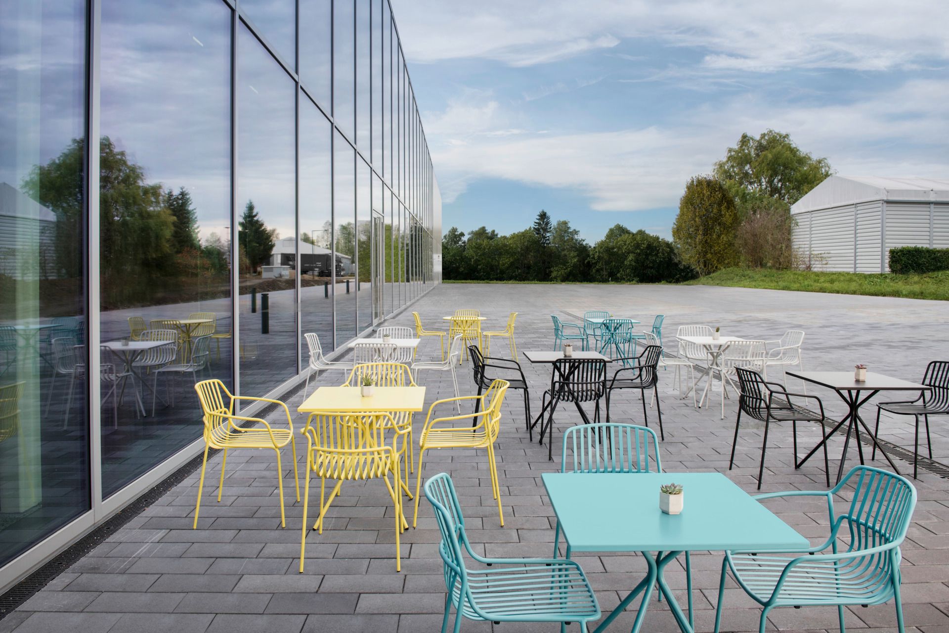 Crona Steel Table de Bistro Carré Outdoor Brunner