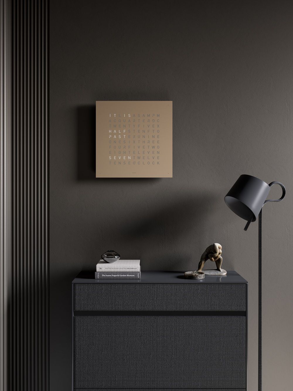 Earth 45 Steel Series Horloge murale / Objet temporel Allemande QLOCKTWO
