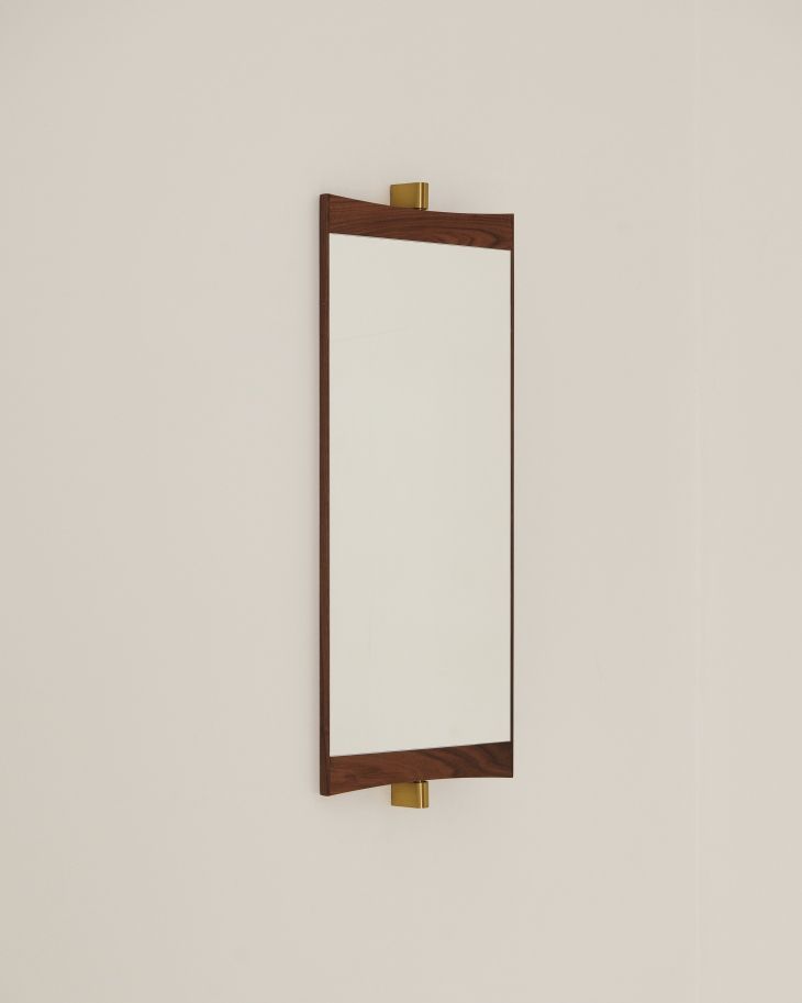 Vanity Wall Mirror 1 miroir mural Gubi