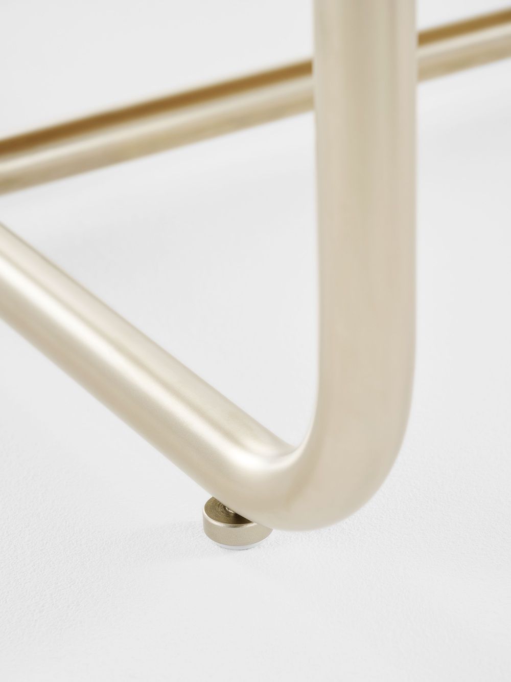 JS. Thonet by Jil Sander  S 1070 / S1070 Table de réunion Thonet