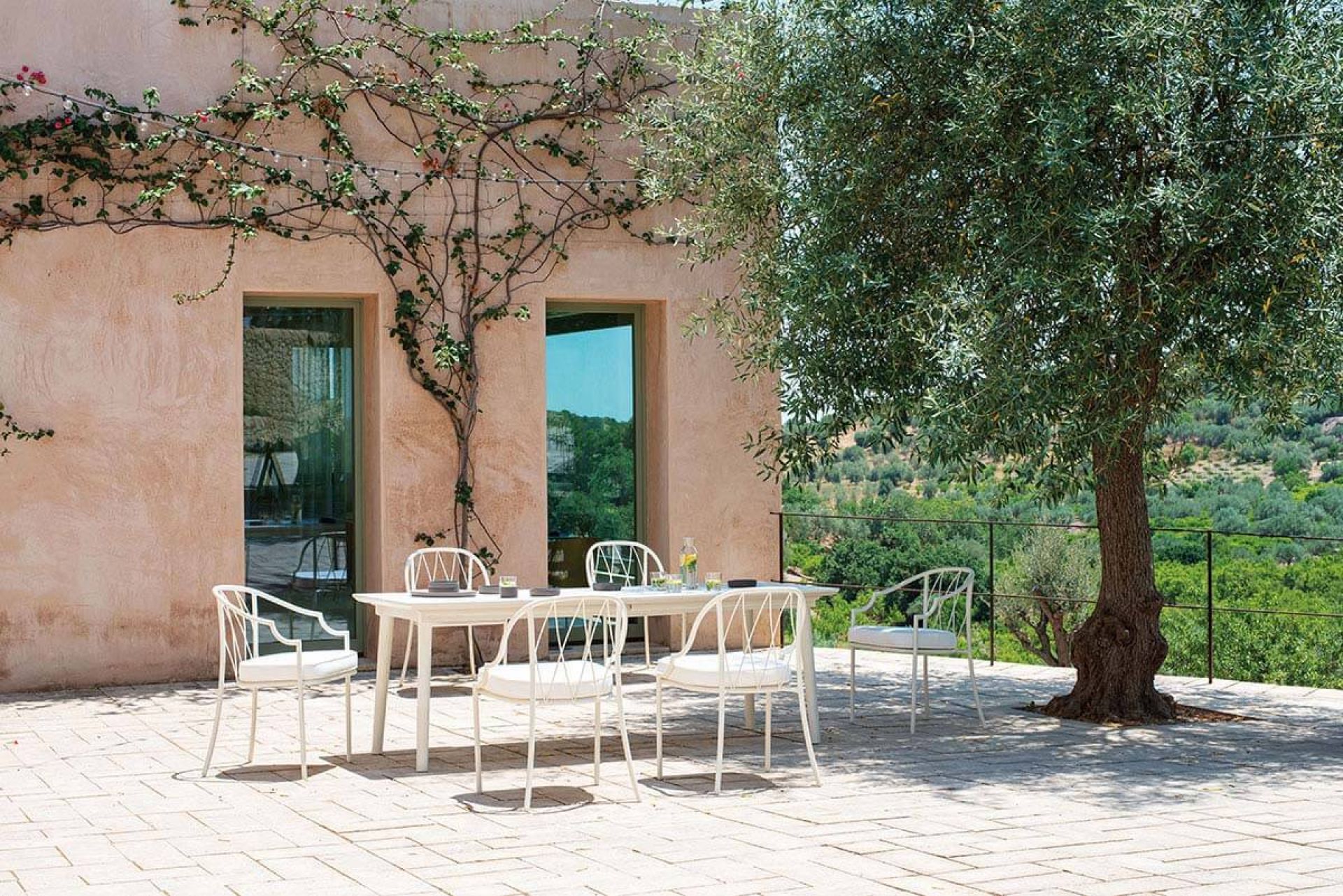 Plus4 Outdoor Table extensible Emu