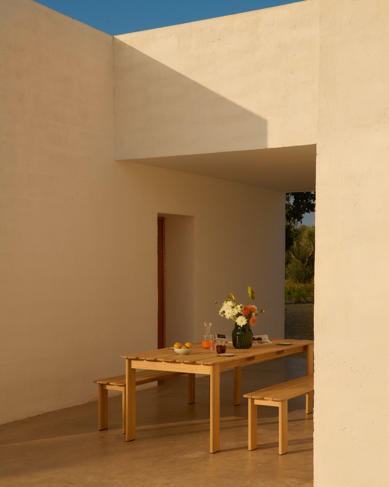 Assemble Table Table Teak Outdoor Muuto