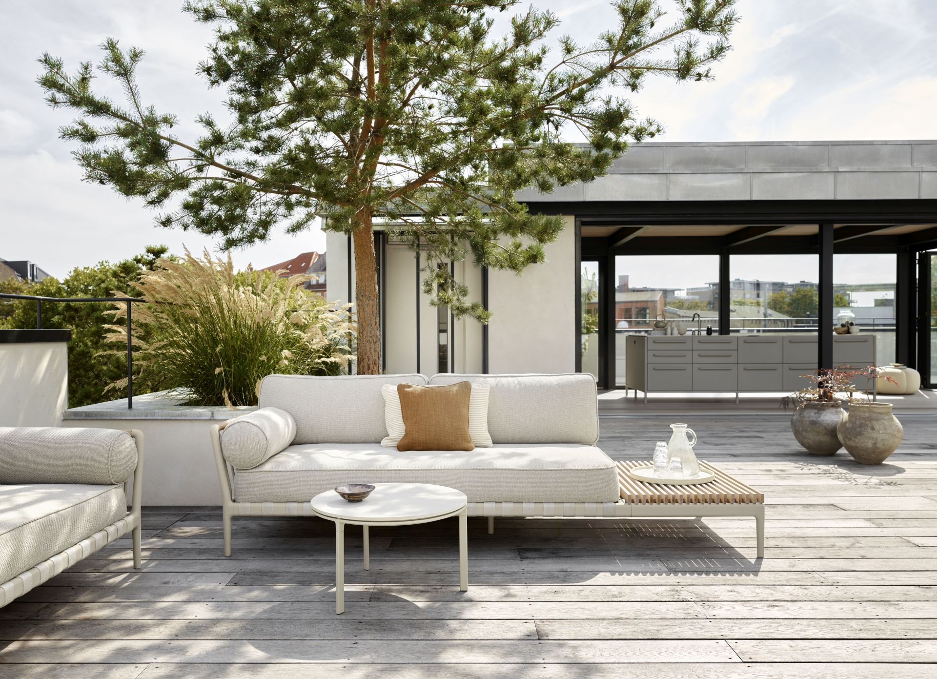 Open-Air Outdoor Coffee Table Ø60 Vipp