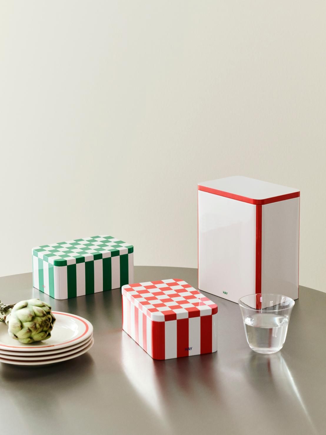 Petite boîte de rangement en fer-blanc vert et bleu foncé pour le foin