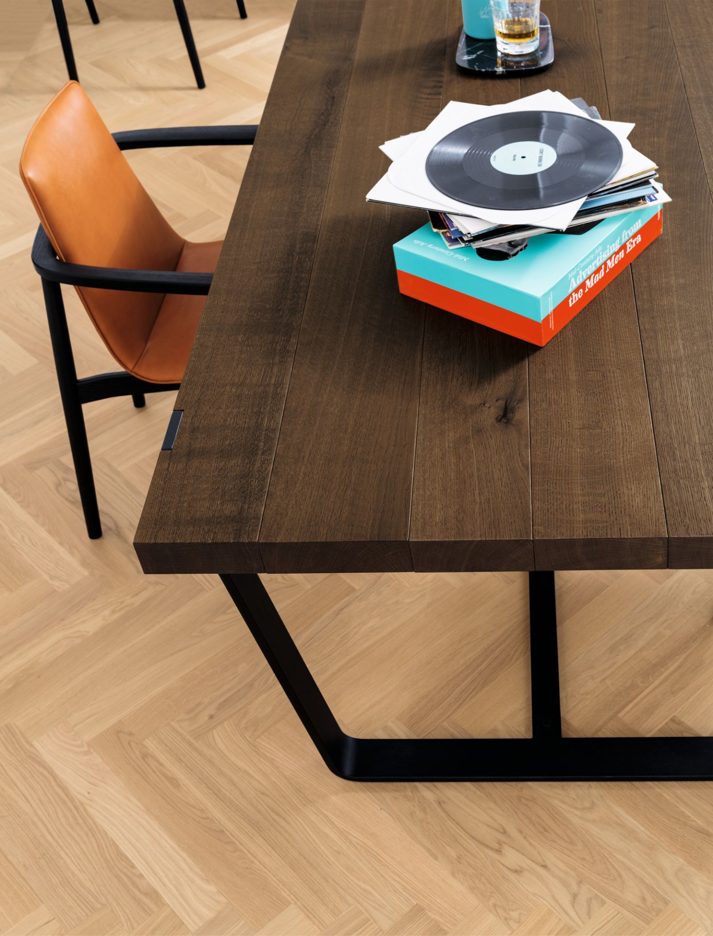 BB 11 Clamp Table Noyer Janua