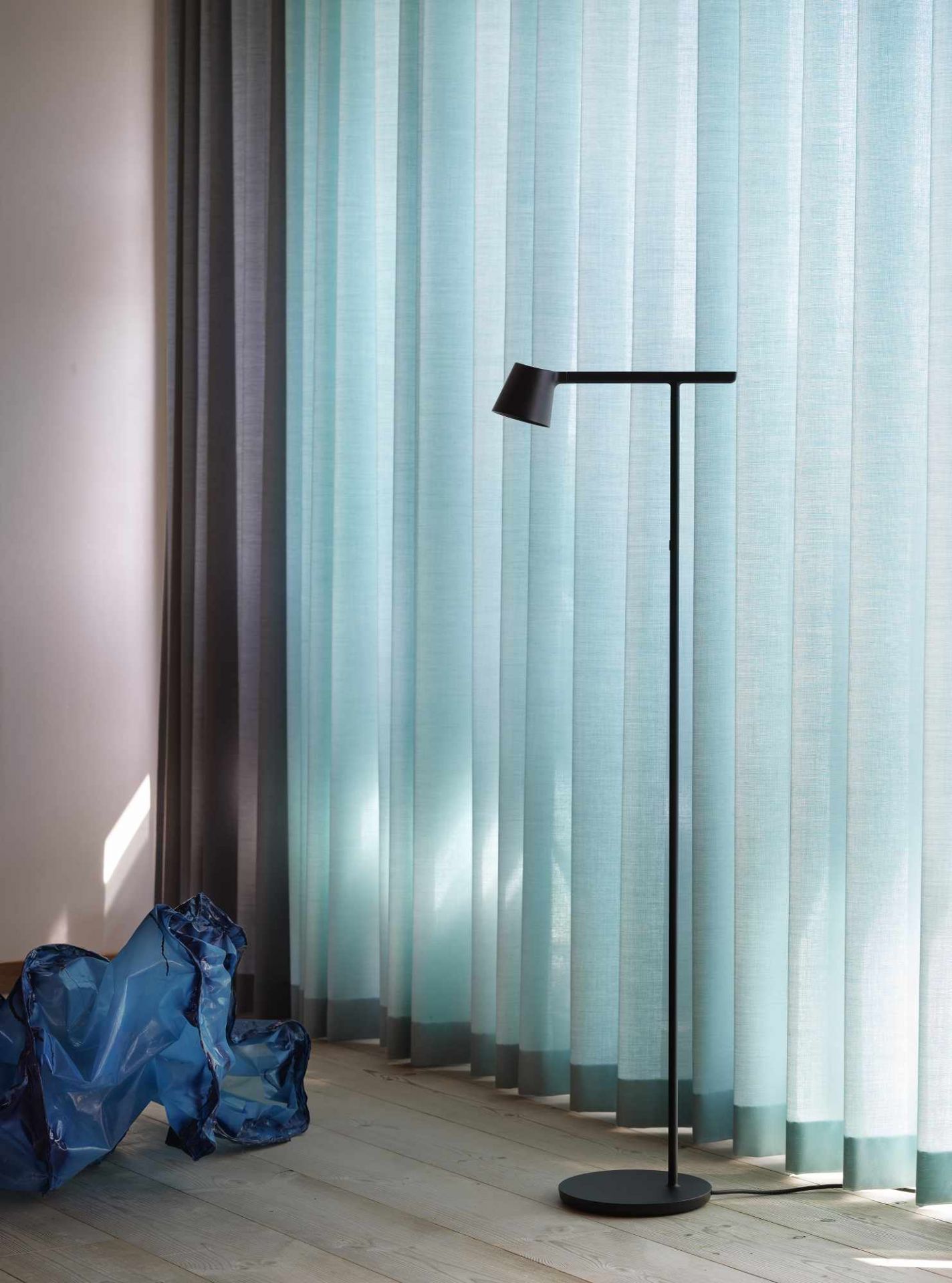 Tip Floor Lamp Lampadaire Muuto Gris