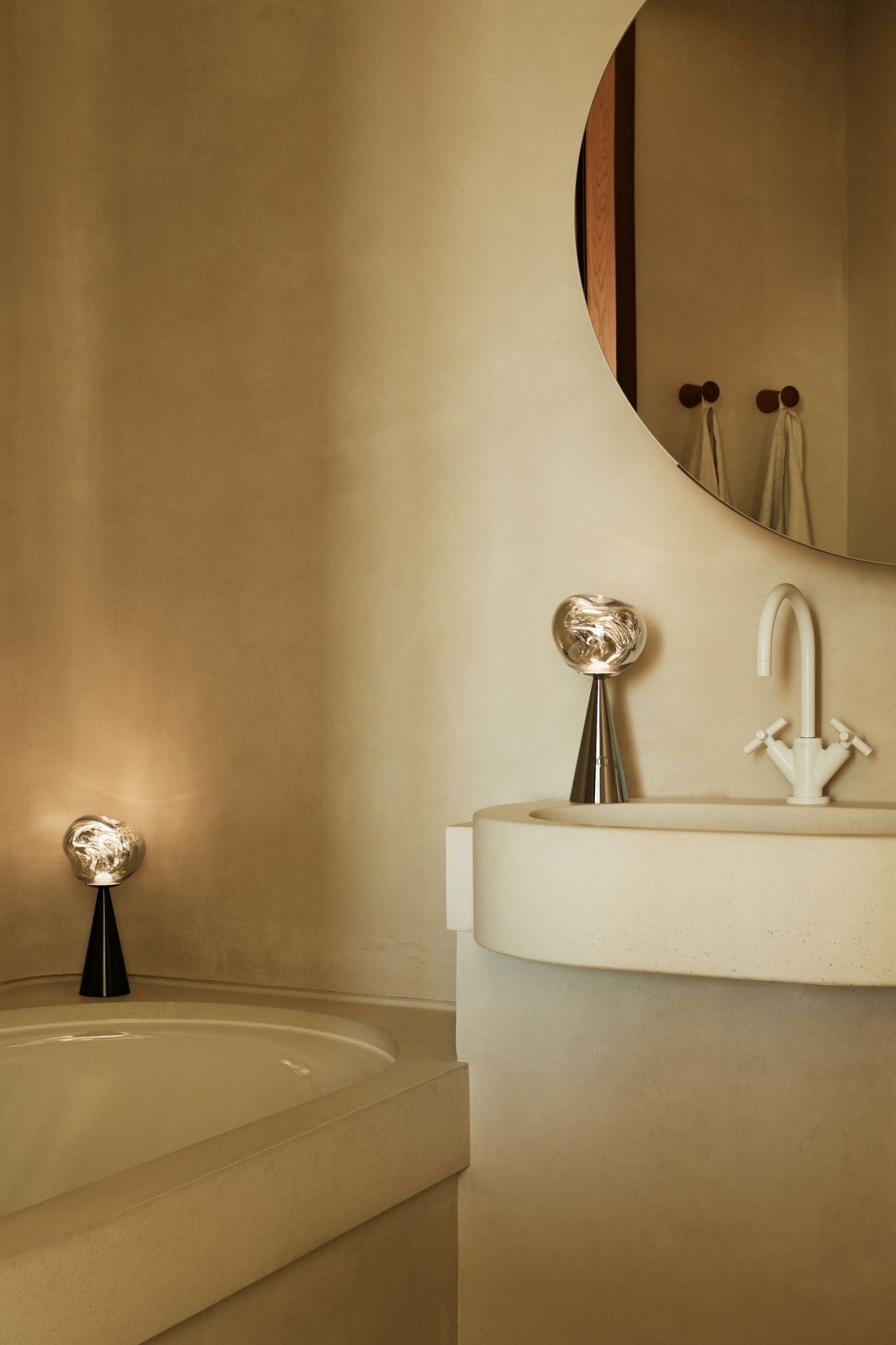 Melt Portable LED Lampe de table Argent Tom Dixon