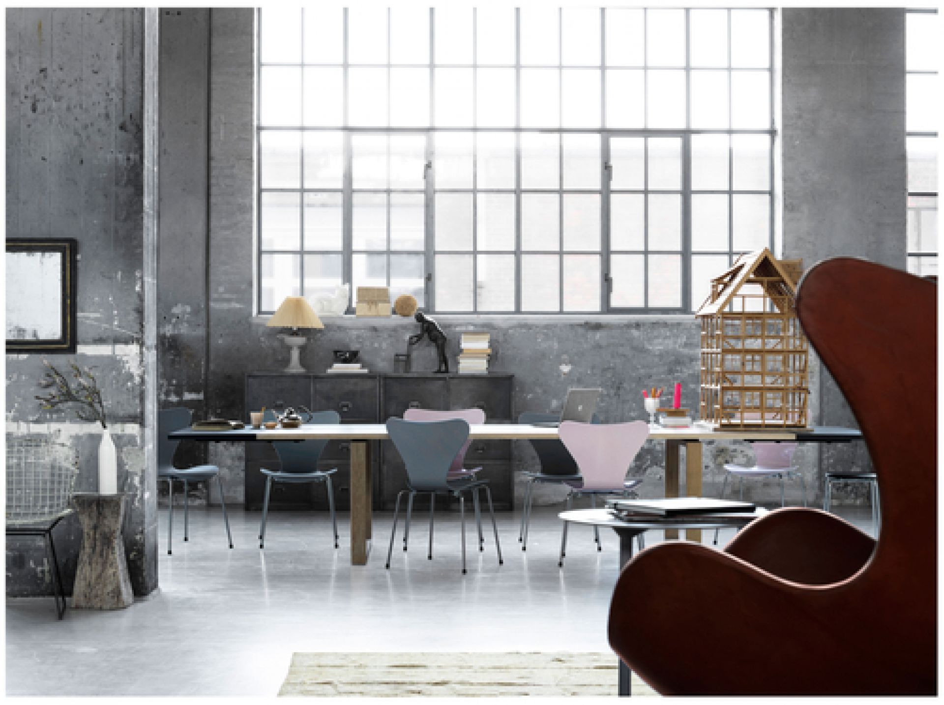 Essay Table Fritz Hansen QUICK SHIP