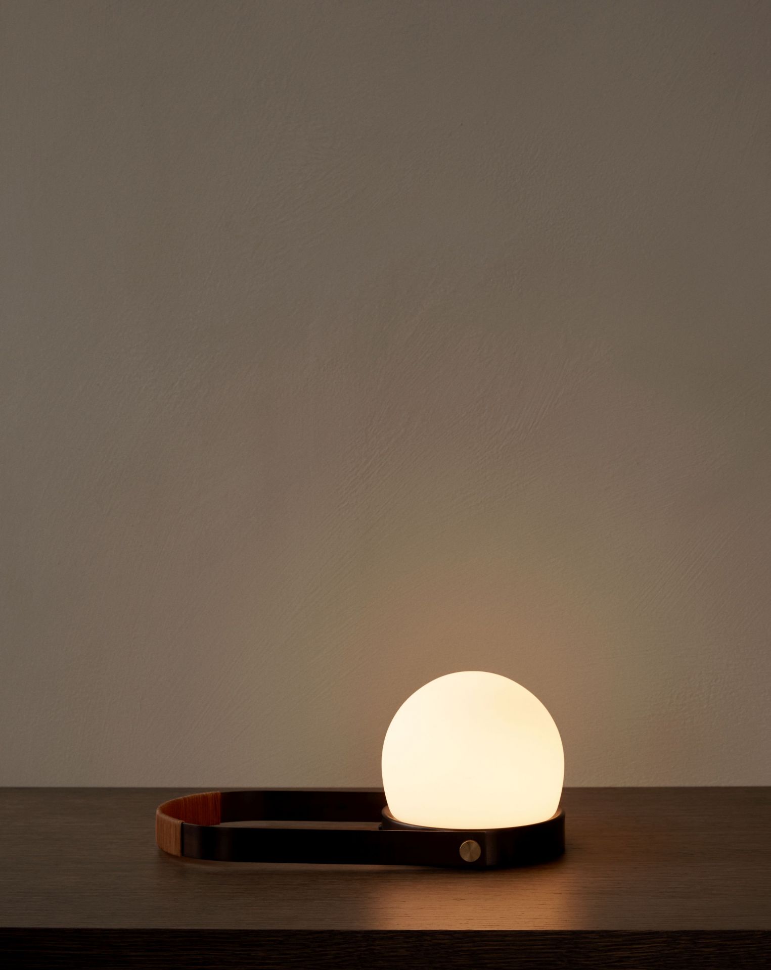 Carrie lampe de table Cuir Lampe à batterie Audo