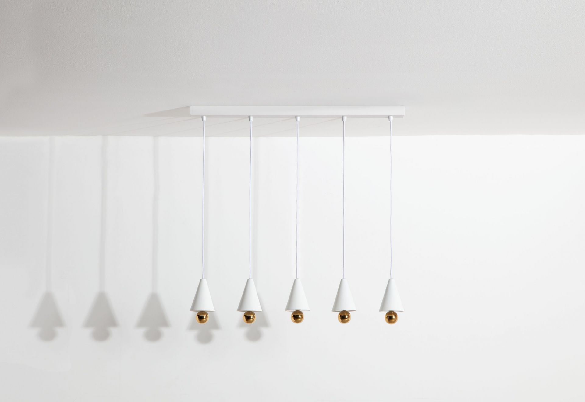 Cherry Pendant light Lampe à suspendre 5 pièces Linear Petite Friture Blanc