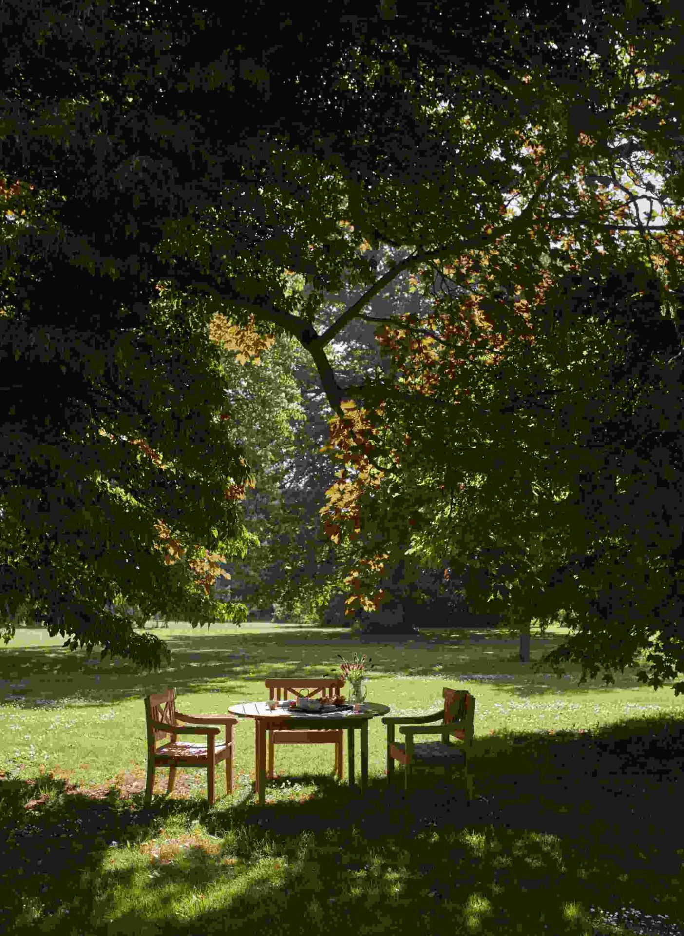 Drachmann Table Ø 126 cm Outdoor Skagerak by Fritz Hansen