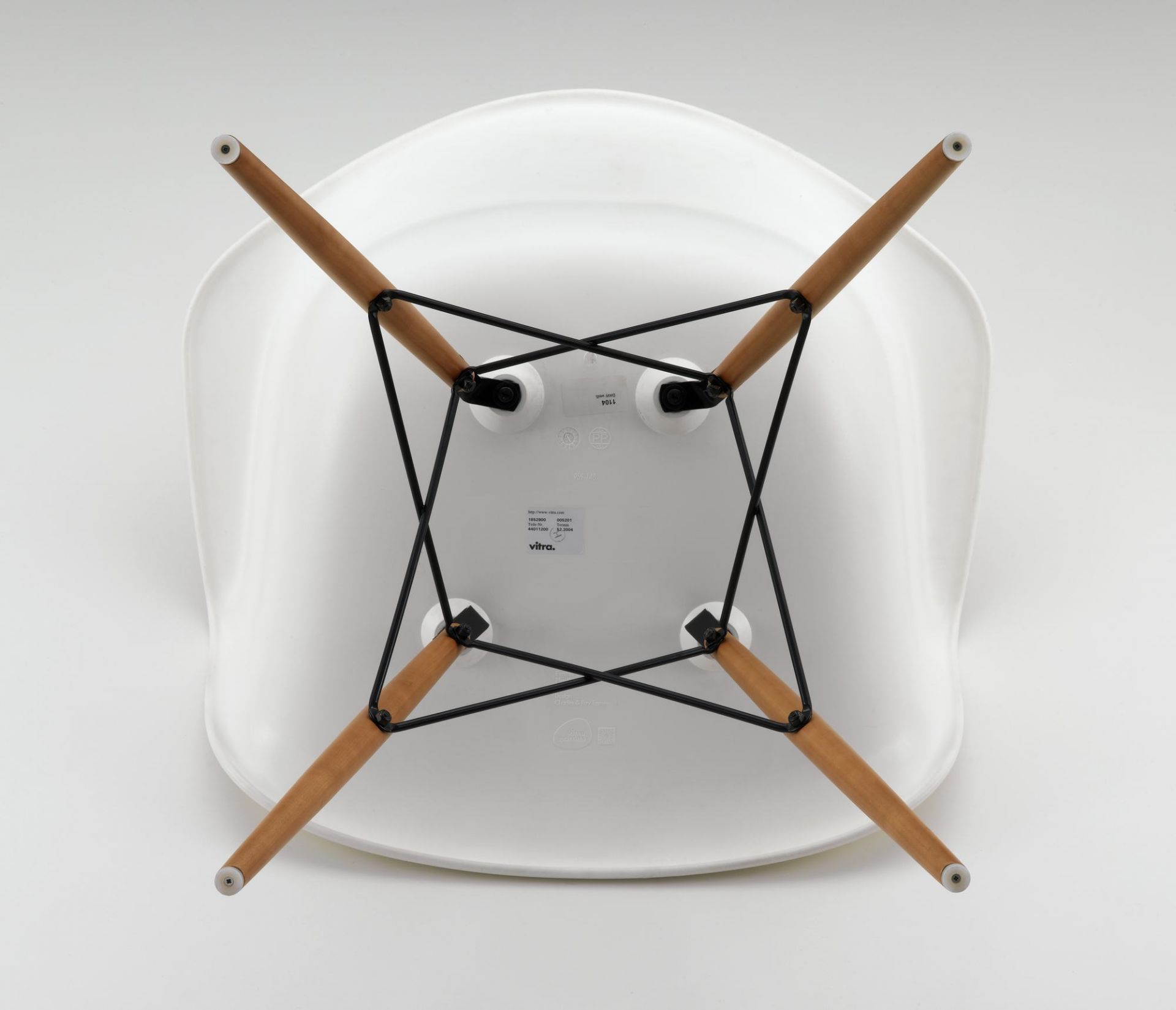 Eames Plastic Arm Chair DAW Stuhl Vitra - QUICK SHIP-Ahorn gelblich-Ocean Eames Plastic Arm Chair DAW Stuhl Vitra - QUICK SHIP-Ahorn gelblich-Ocean