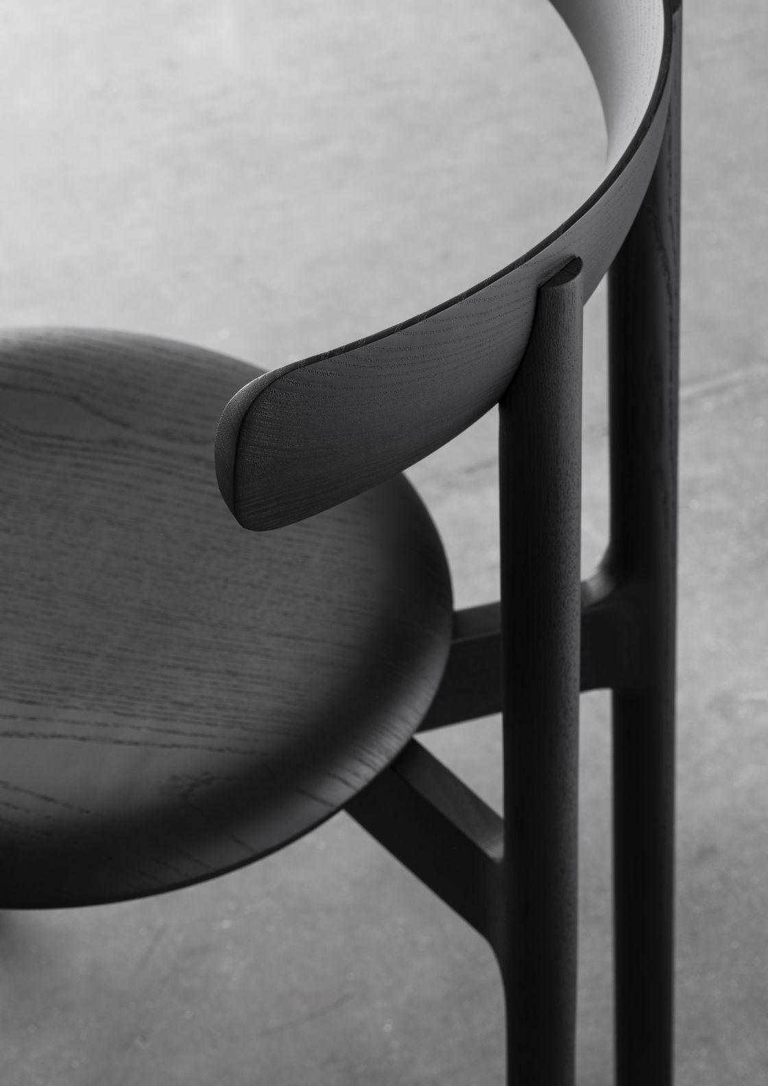 Bice Chaise Miniforms Frêne teinté noir Bice Chaise Miniforms Frêne teinté noir