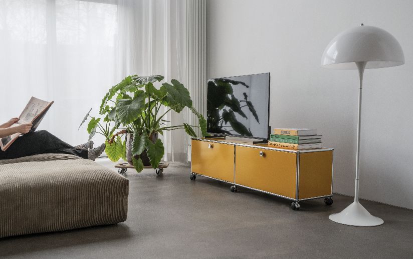 USM Haller Meuble TV/Hi-Fi bas M61 sur roulettes avec 2 portes à charnières LIVRAISON RAPIDE