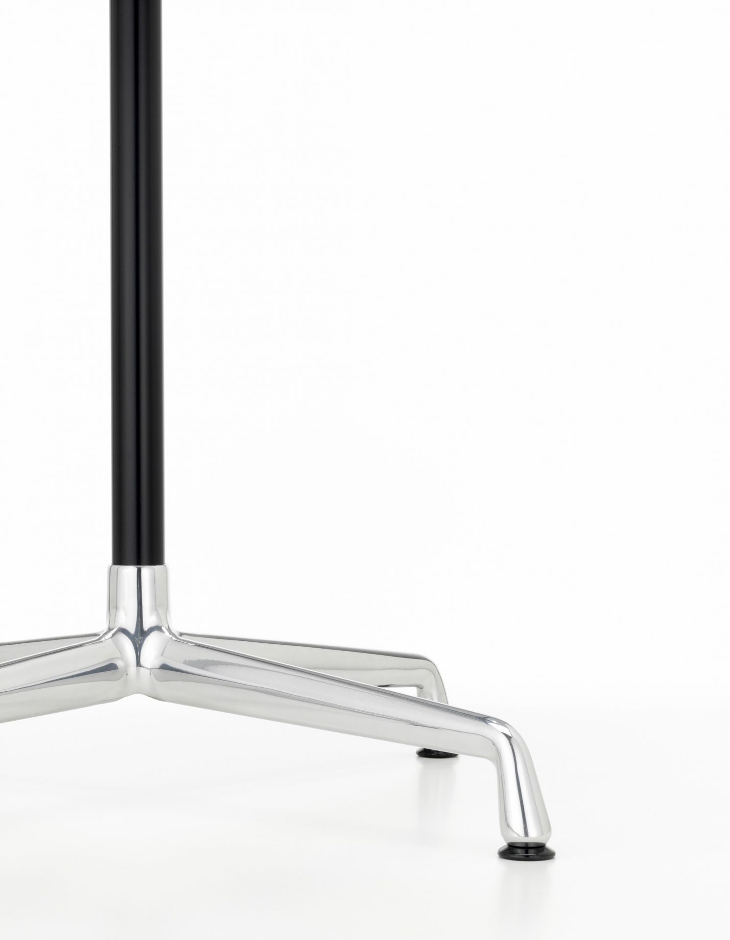 Eames Contract Table Ronde Ø80 cm Vitra