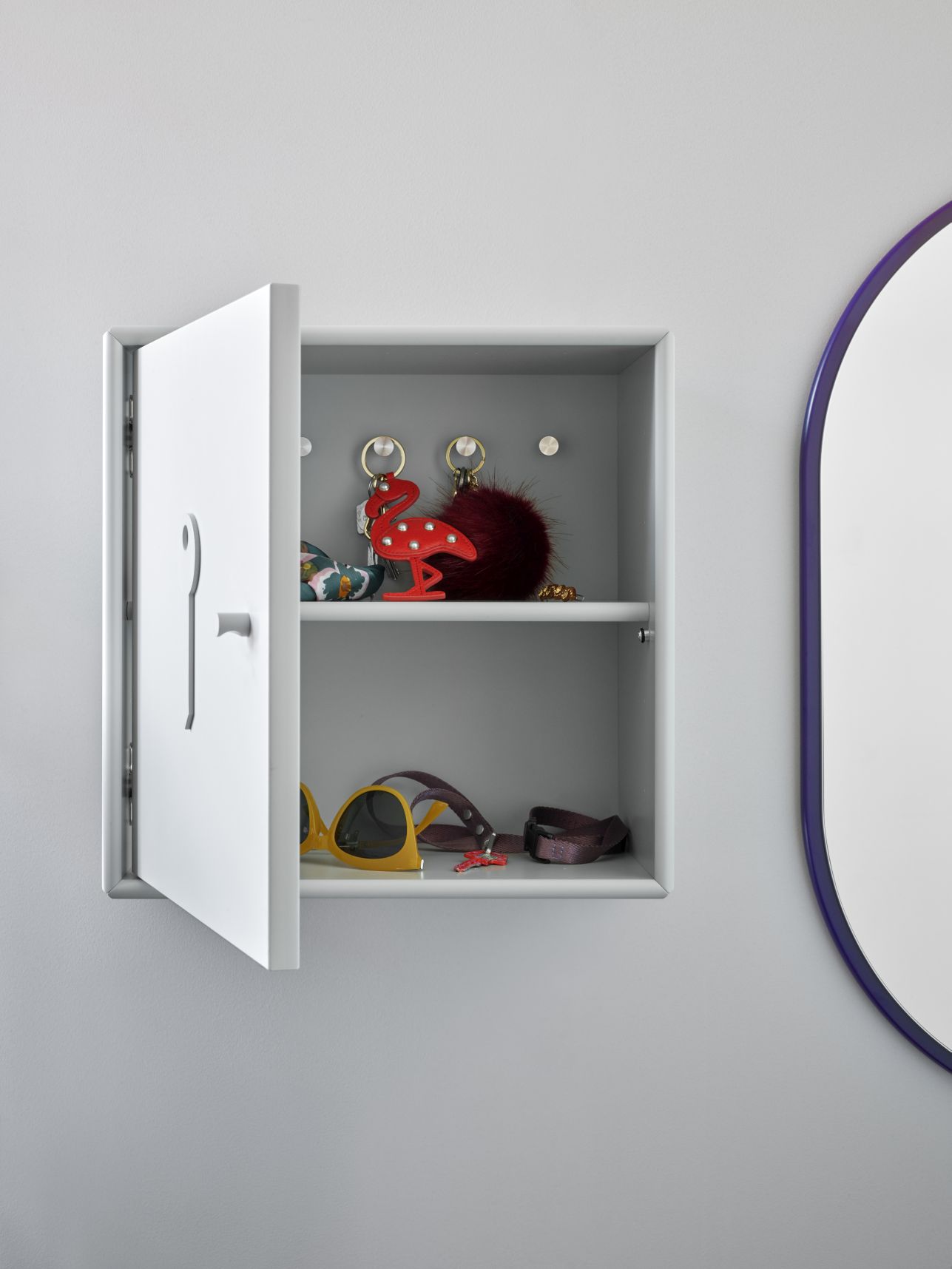 Unlock Armoire à clés Truffle Montana QUICK SHIP
