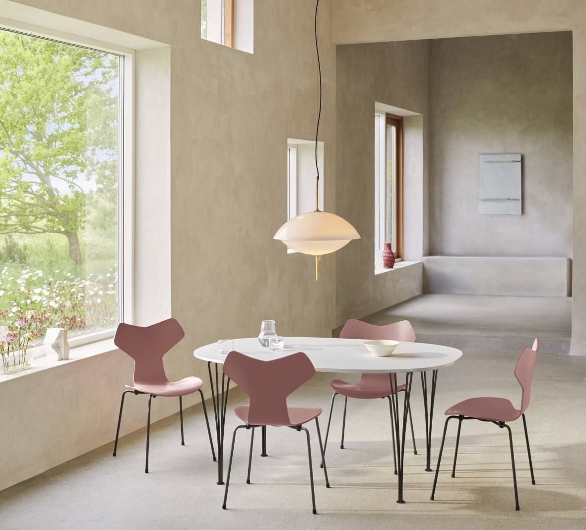 Série de tables Super Elliptique Fritz Hansen