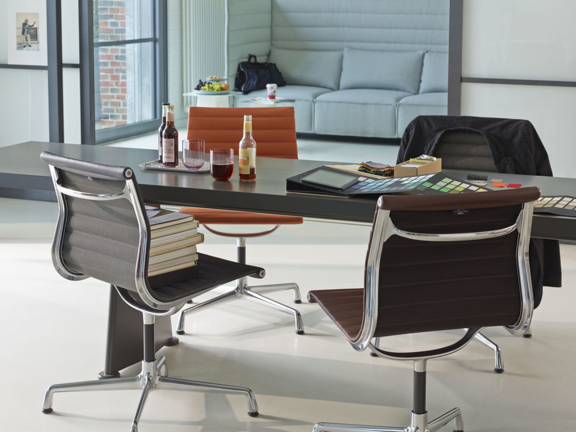 Aluminium Chair EA101 / EA 101 Chaise Vitra