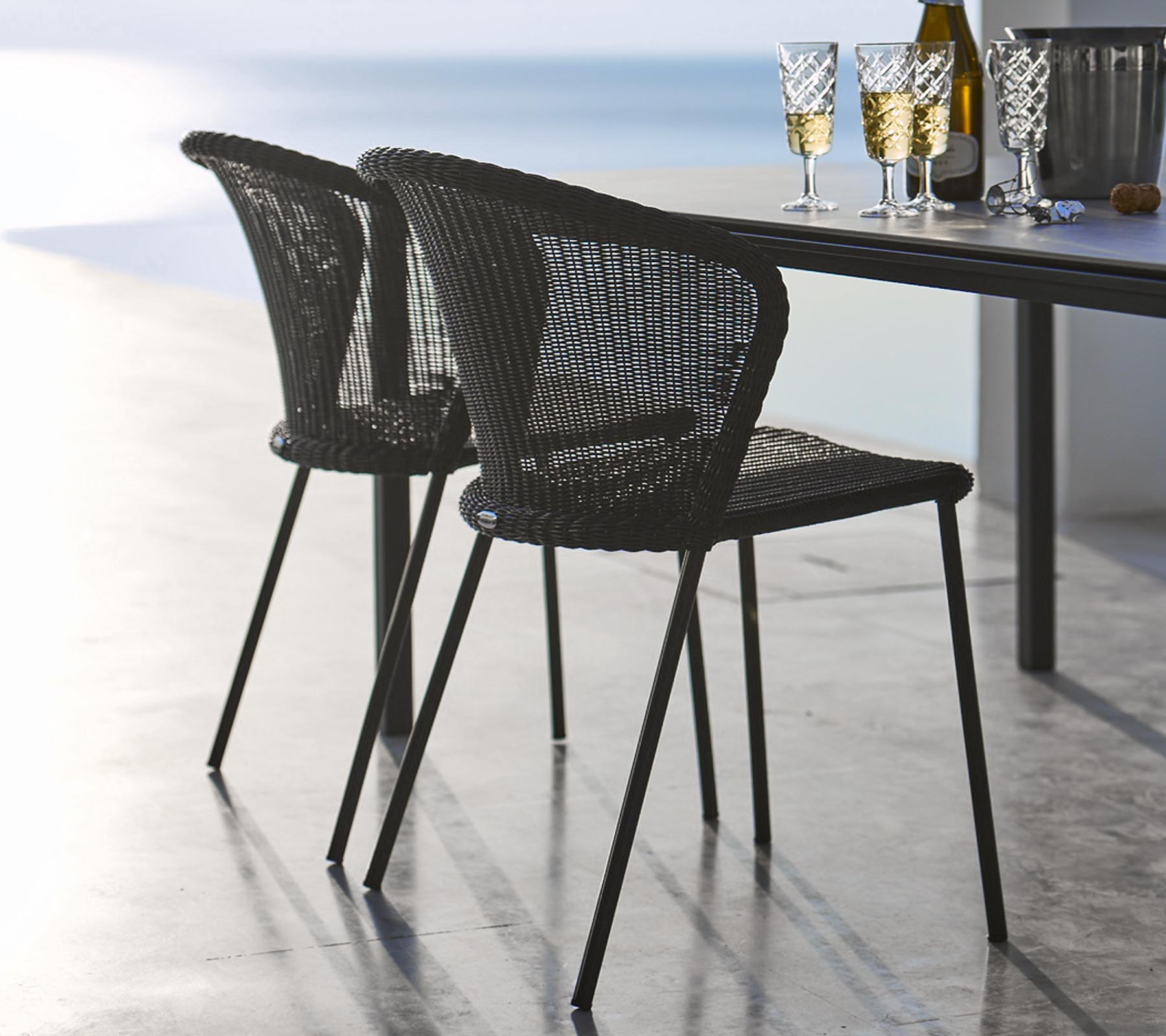 Lean Chaise Cane-Line