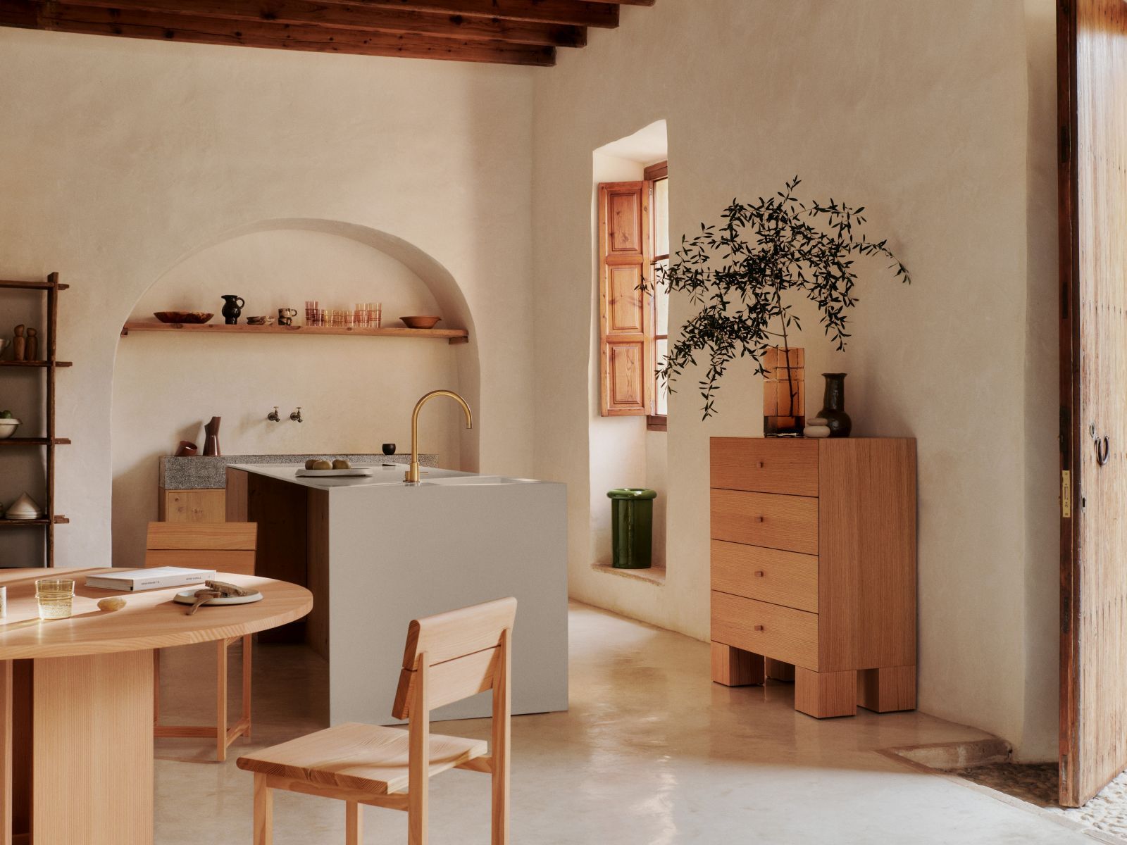 Aukko Table à manger Ø140cm Ferm Living