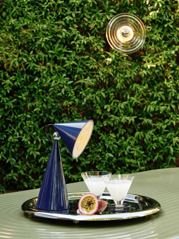 Pose Lampe à batterie LED Lampe de table Putty Tom Dixon