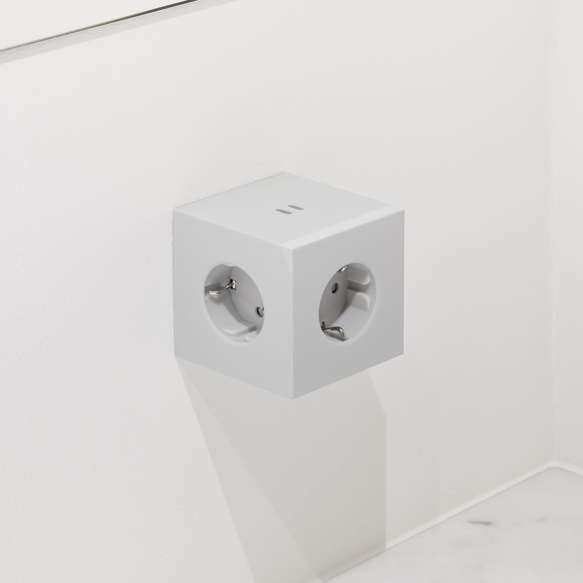 Square 2 - Avolt Cube de prises avec USB-C Gotland grey dfp Design 