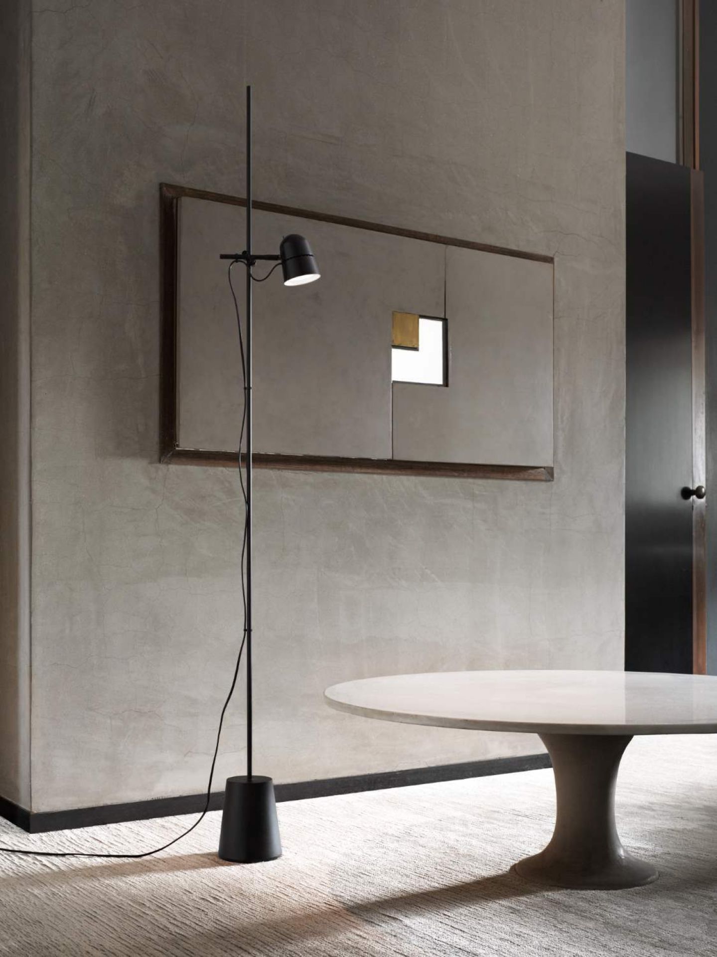 D73 Counterbalance Floor Lampadaire avec socle inclus Luceplan