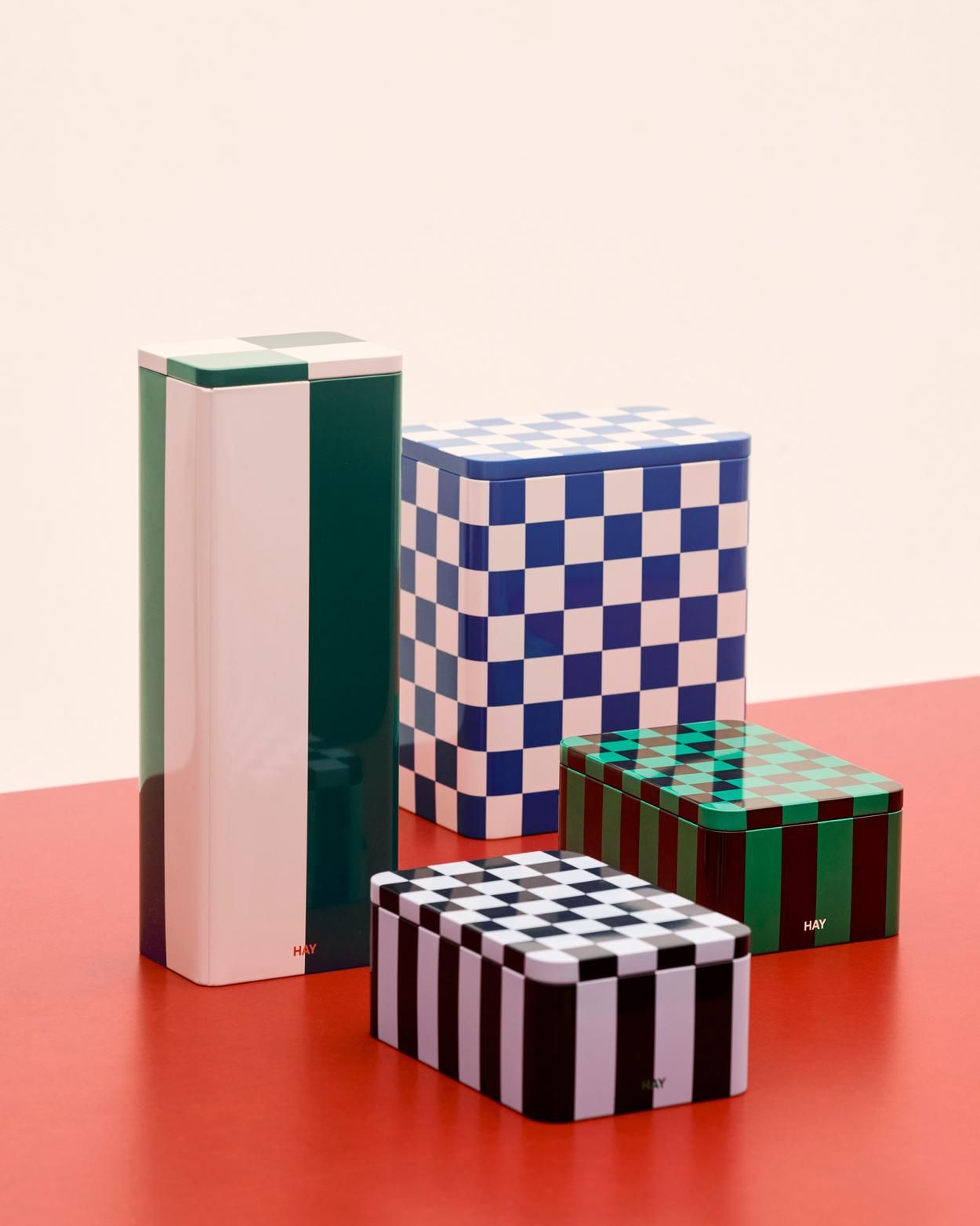 Petite boîte de rangement en fer-blanc vert et bleu foncé pour le foin