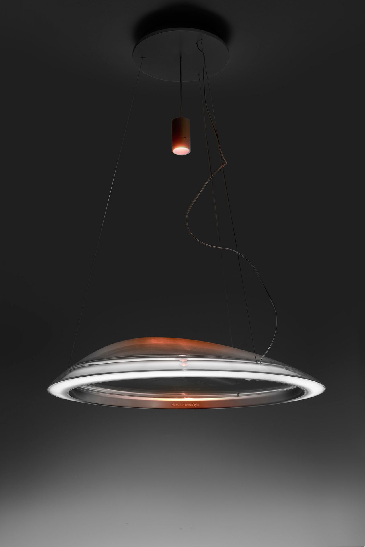 Ameluna suspension 3000K pression régulateur Artemide