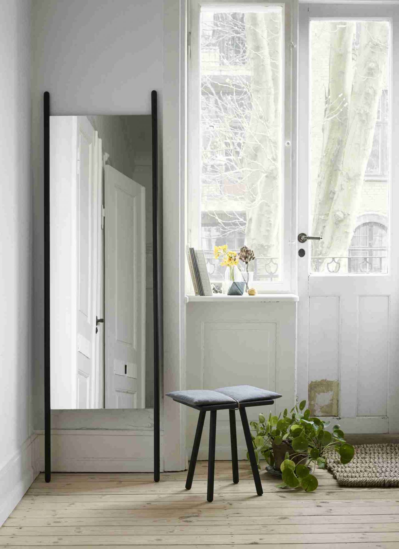 Georg Stool tabouret en chêne laqué noir Skagerak by Fritz Hansen