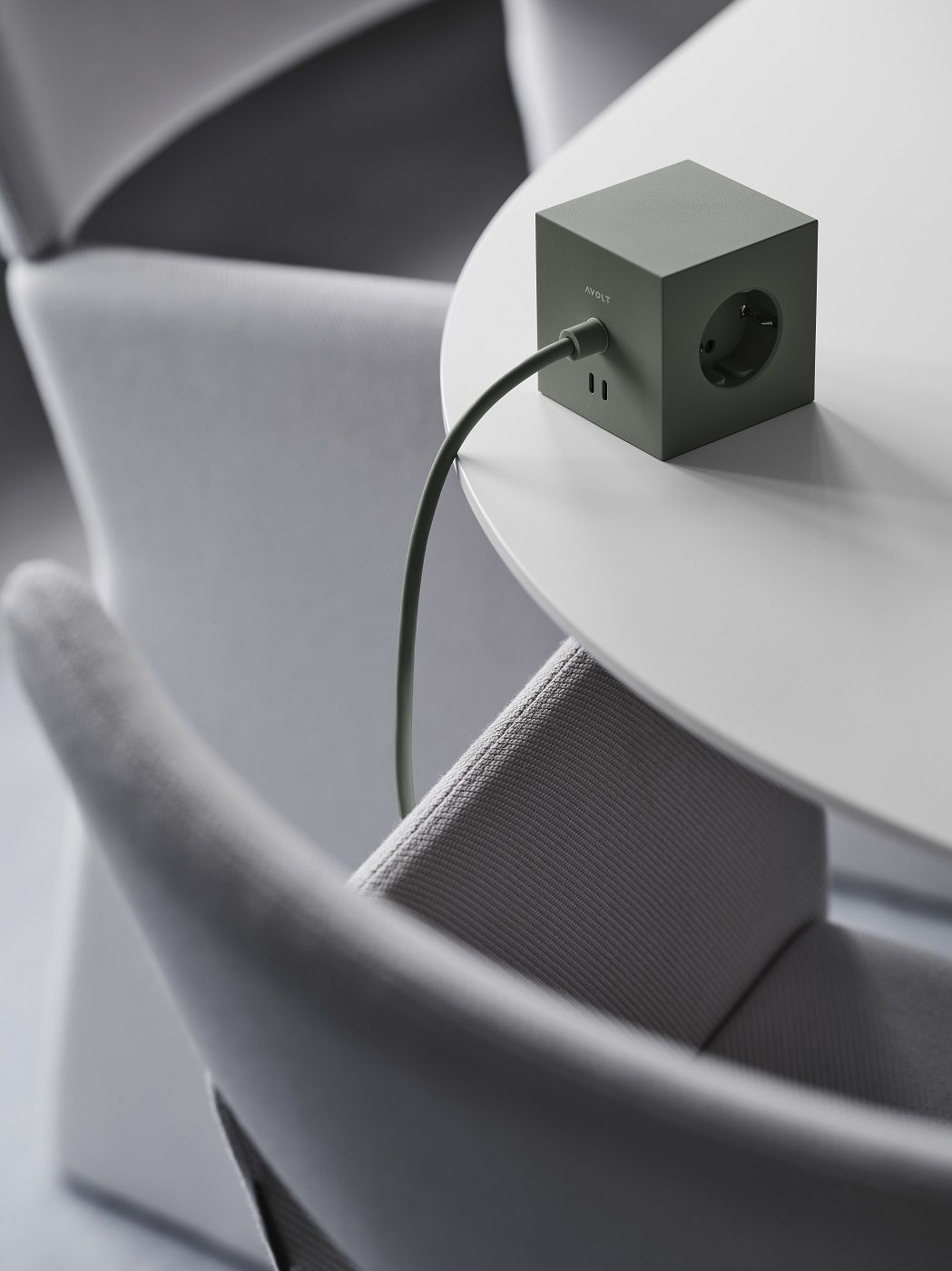 Square 1 - Avolt Cube de prises avec USB C dfp Design Shark bleu