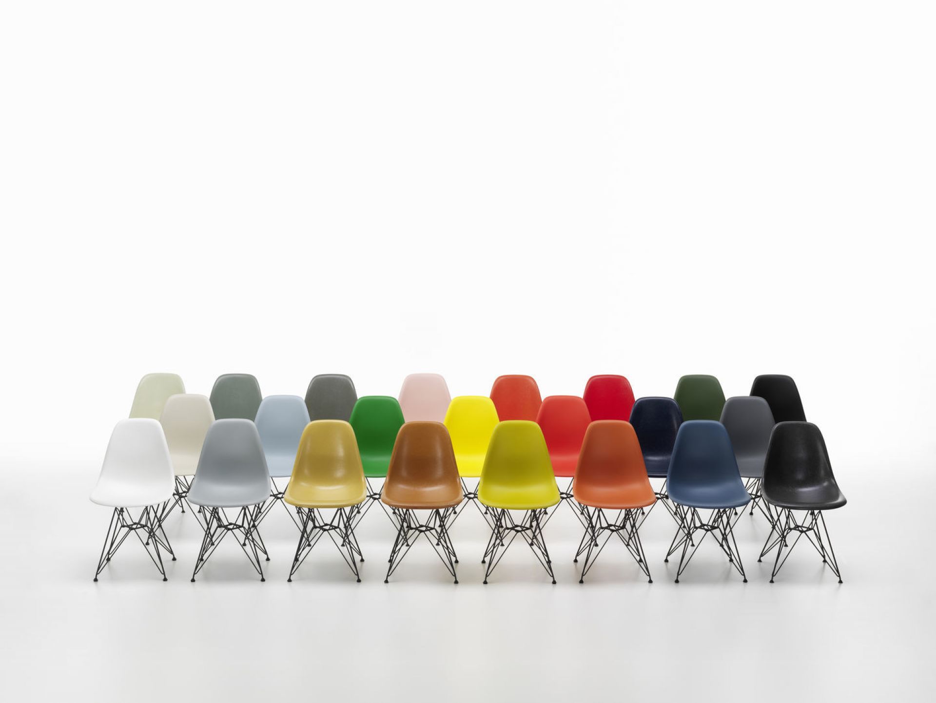 Eames Fiberglass Chair DSR chaise Vitra