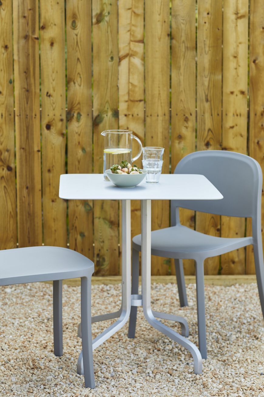 1 Inch Reclaimed chaise empilable Bleu Emeco