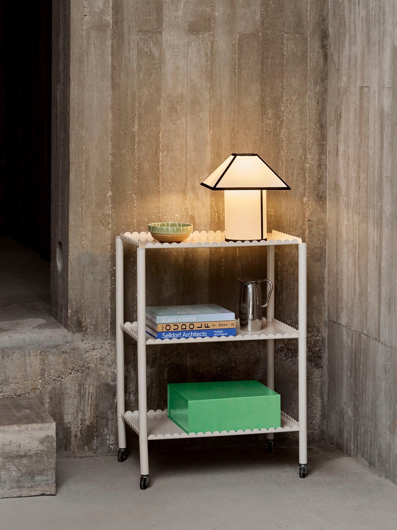 Ava Pyramid Table Lamp Lampe de table Hay