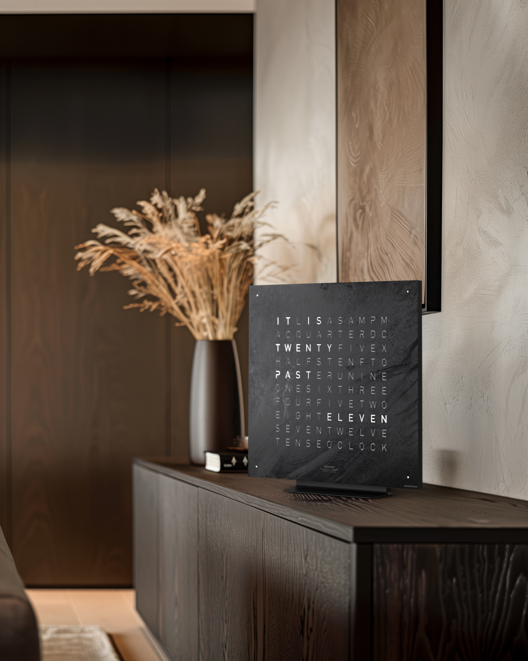 Earth 45 Steel Series Horloge murale / Objet temporel Allemande QLOCKTWO