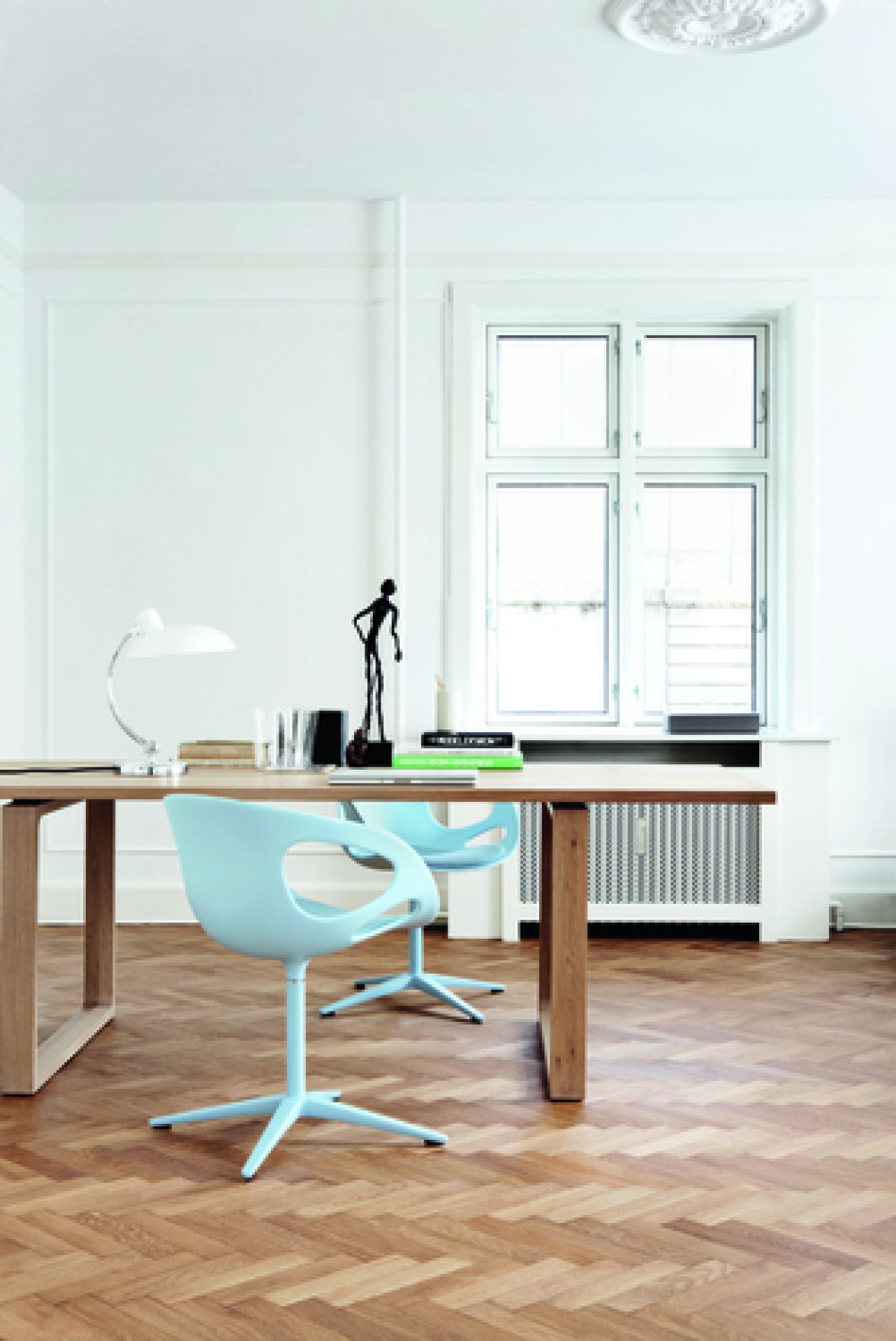 Essay Table Fritz Hansen QUICK SHIP