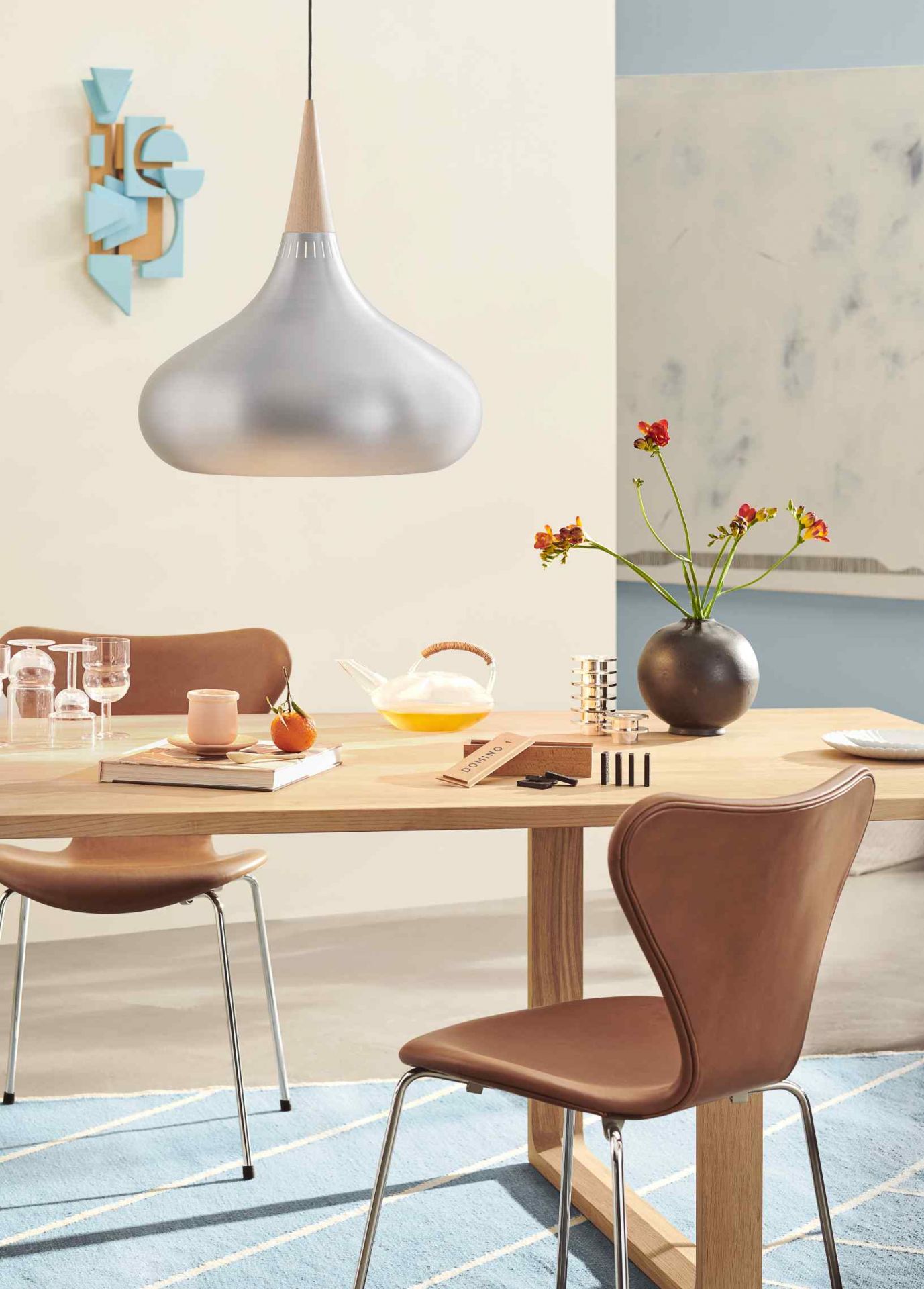 Essay Table Fritz Hansen QUICK SHIP