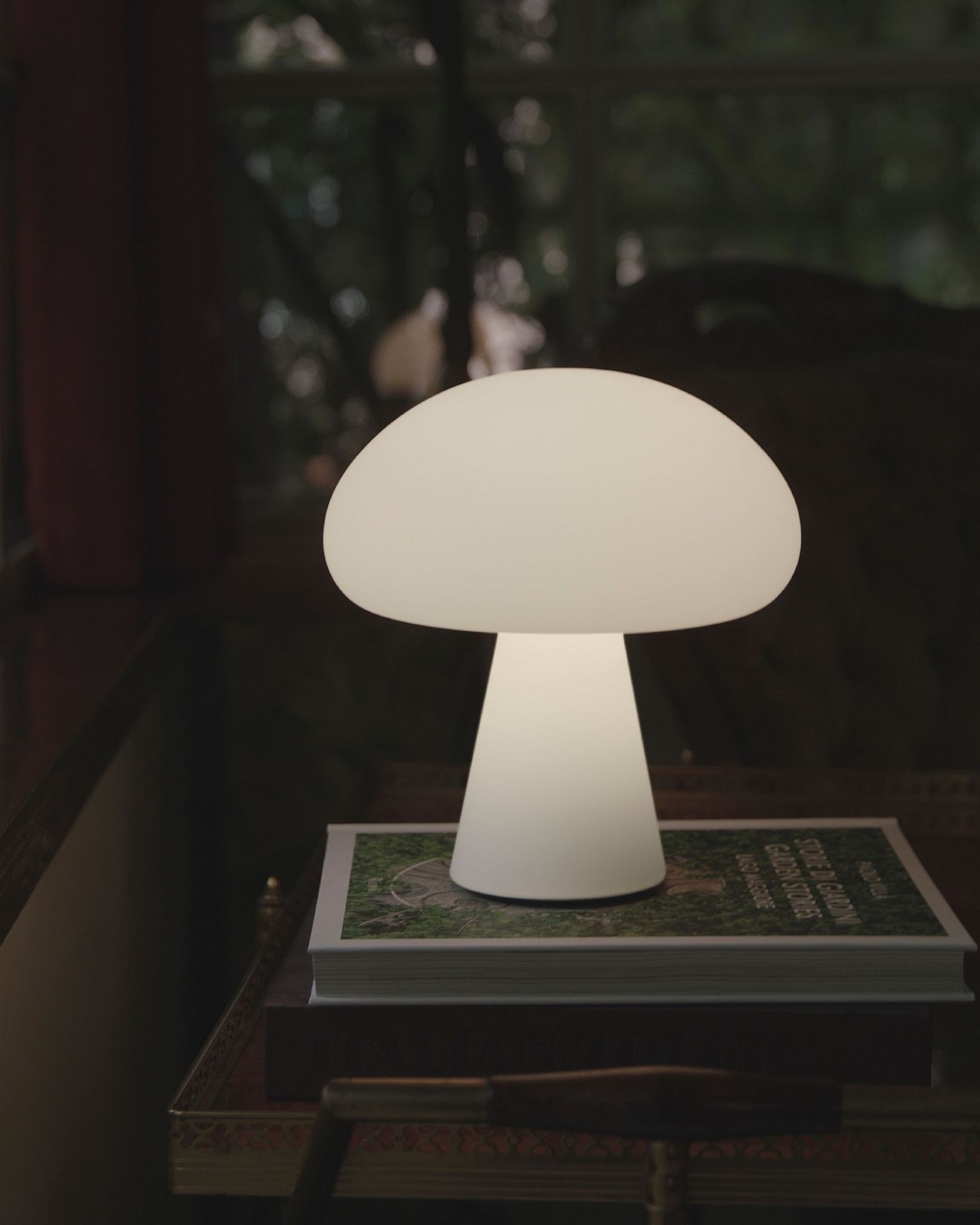 Obello Lampe de table à accu Gubi OFFRE SPECIALE
