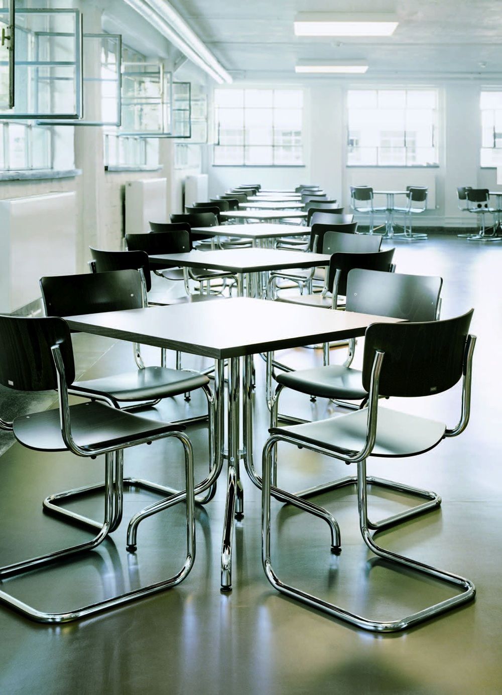 S 43 Classic Steel Tube Cantilever Chair CHROME/BLACK Thonet PREFERRED COMBINATION