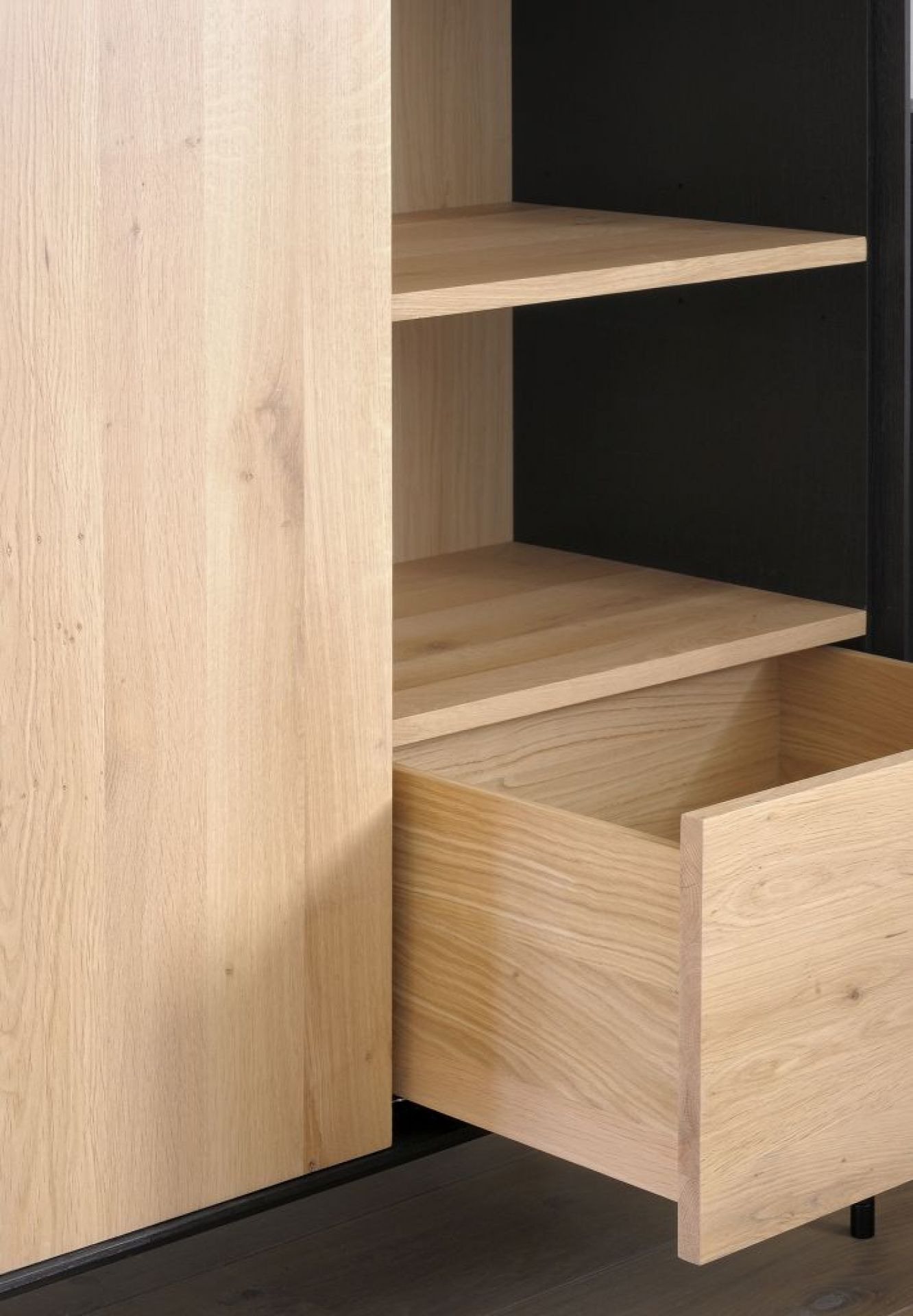 Blackbird Armoire de rangement en chêne Ethnicraft