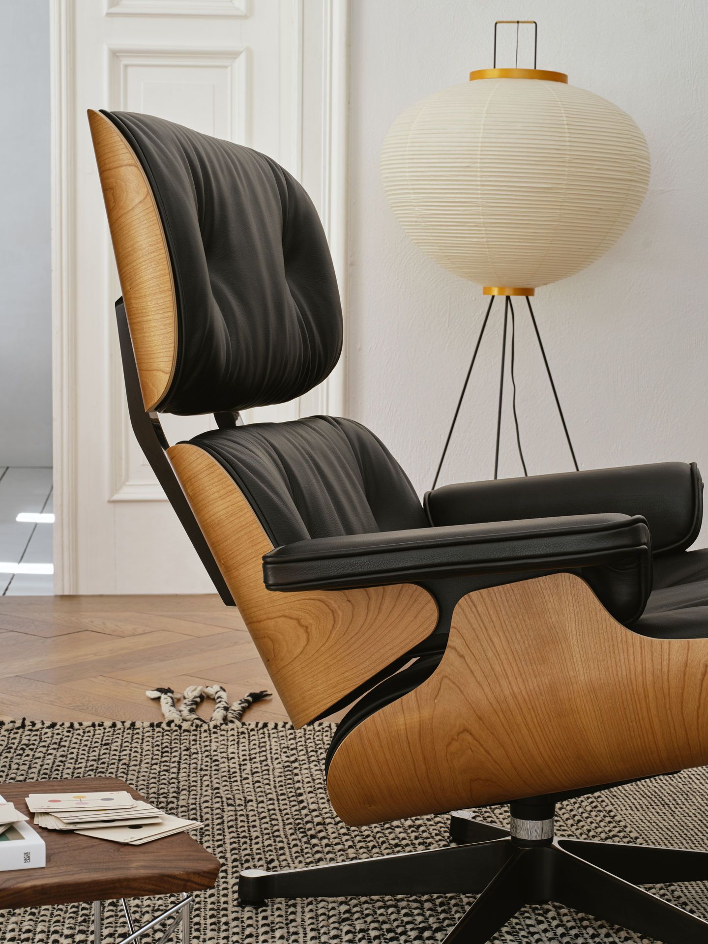 Eames Lounge Chair & Ottoman Fauteuil COMPOSITION PRÉFÉRENTE en cuir Premium Vitra Cerisier naturel