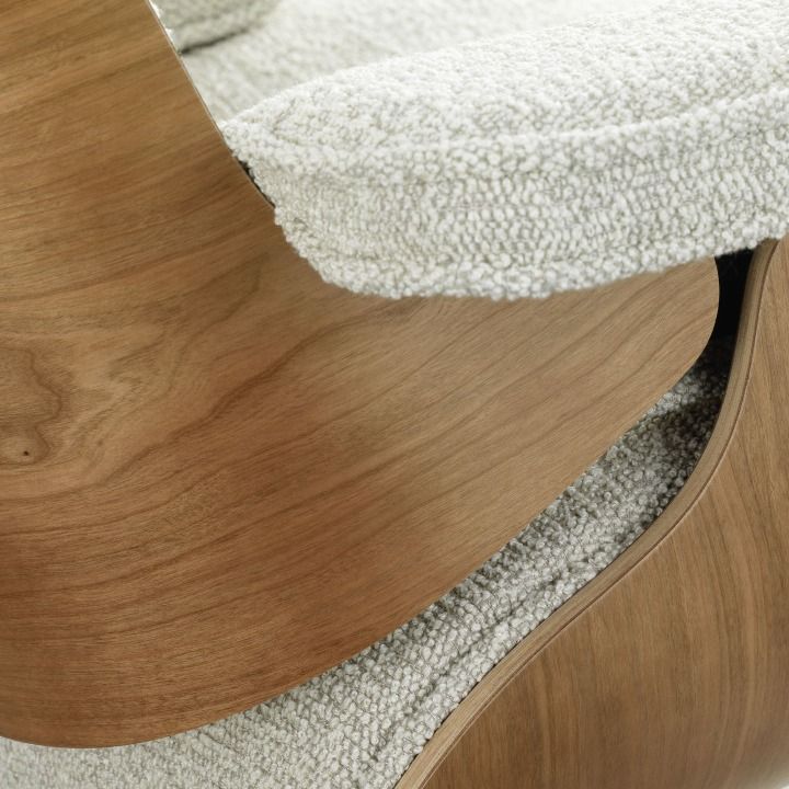 Eames Lounge Chair & Ottoman Fauteuil PRÉFÉRENCE Nubia, cream sand, poli, cerisier Eames Lounge Chair & Ottoman Fauteuil PRÉFÉRENCE Nubia, cream sand, poli, cerisier