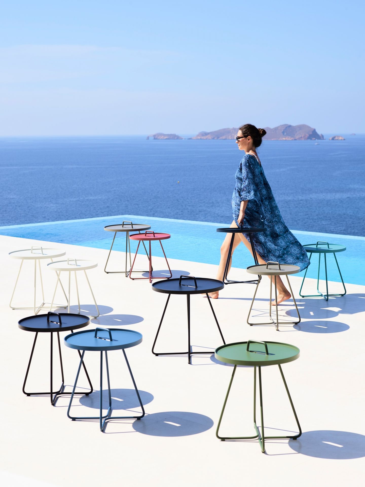 On-The-Move Outdoor table d'appoint petit noir Cane-Line