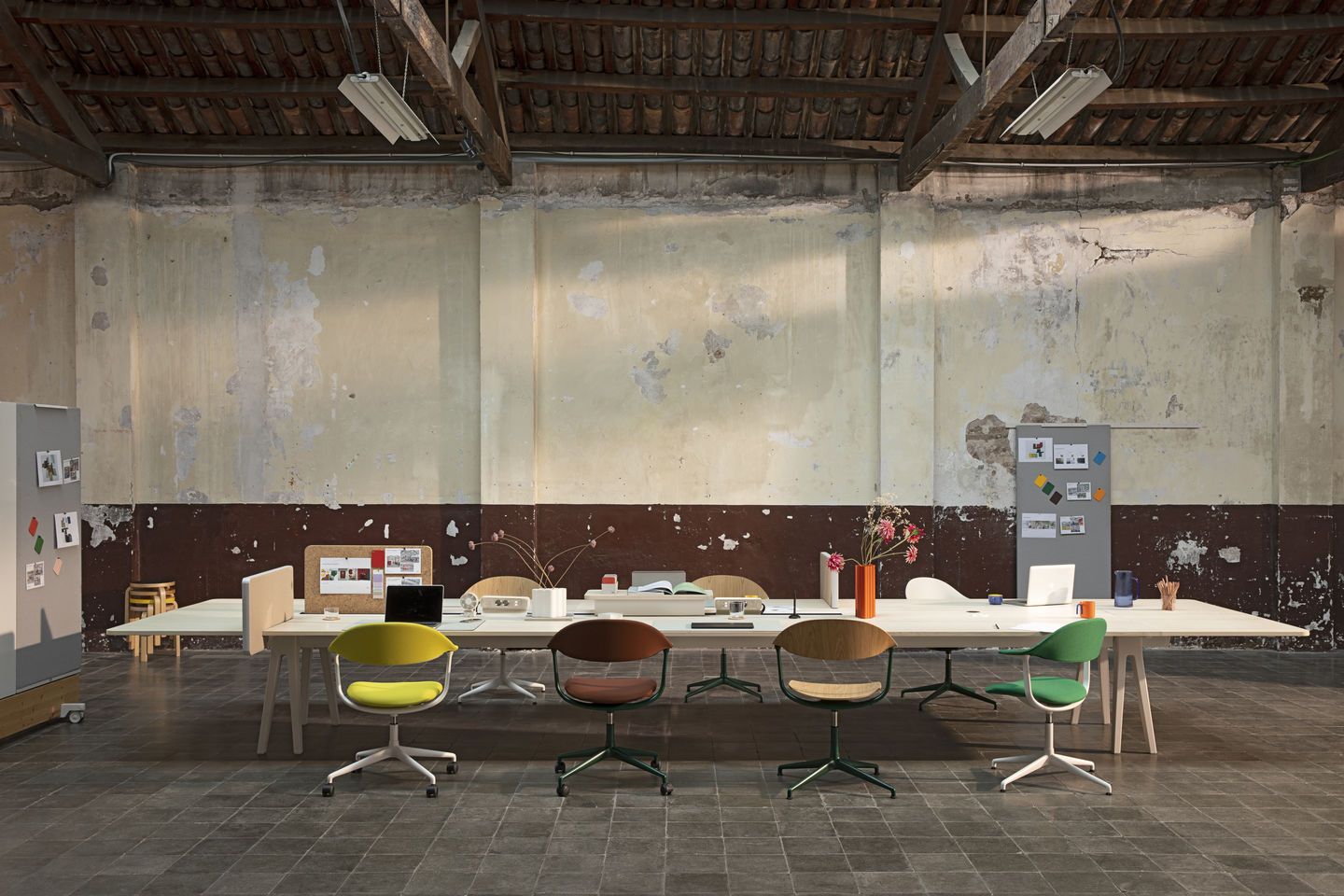 Mynt dossier et assise plastique Chaise de bureau Vitra