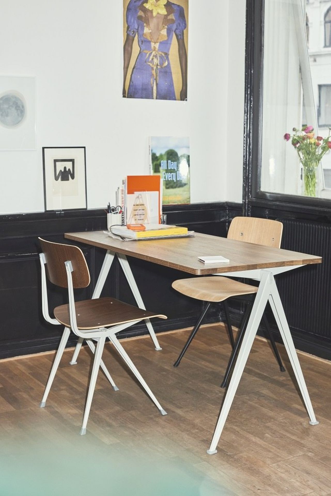 Pyramid Table 01 / Secrétaire Hay