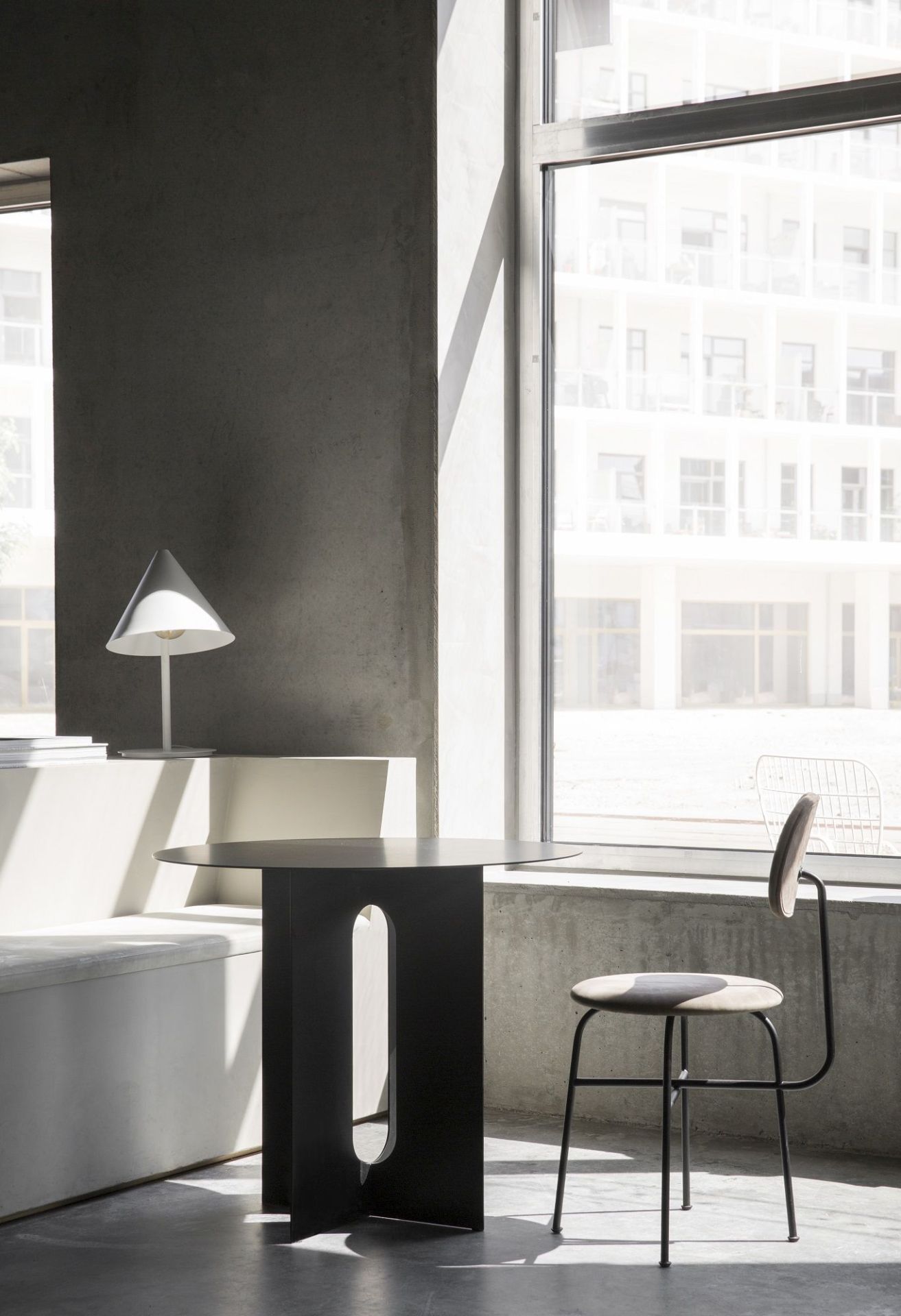 Afteroom Dining Chair Plus chaise / chaise de salle à manger Audo Copenhagen  Afteroom Dining Chair Plus chaise / chaise de salle à manger Audo Copenhagen