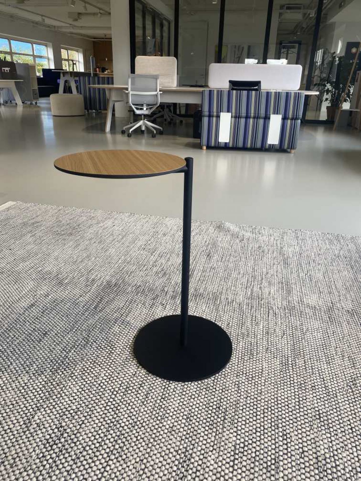 Bond Side Laptop Table Table d'appoint Cascando